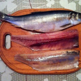 Jak rychle a správně nakrájet sledě z kostí na filety